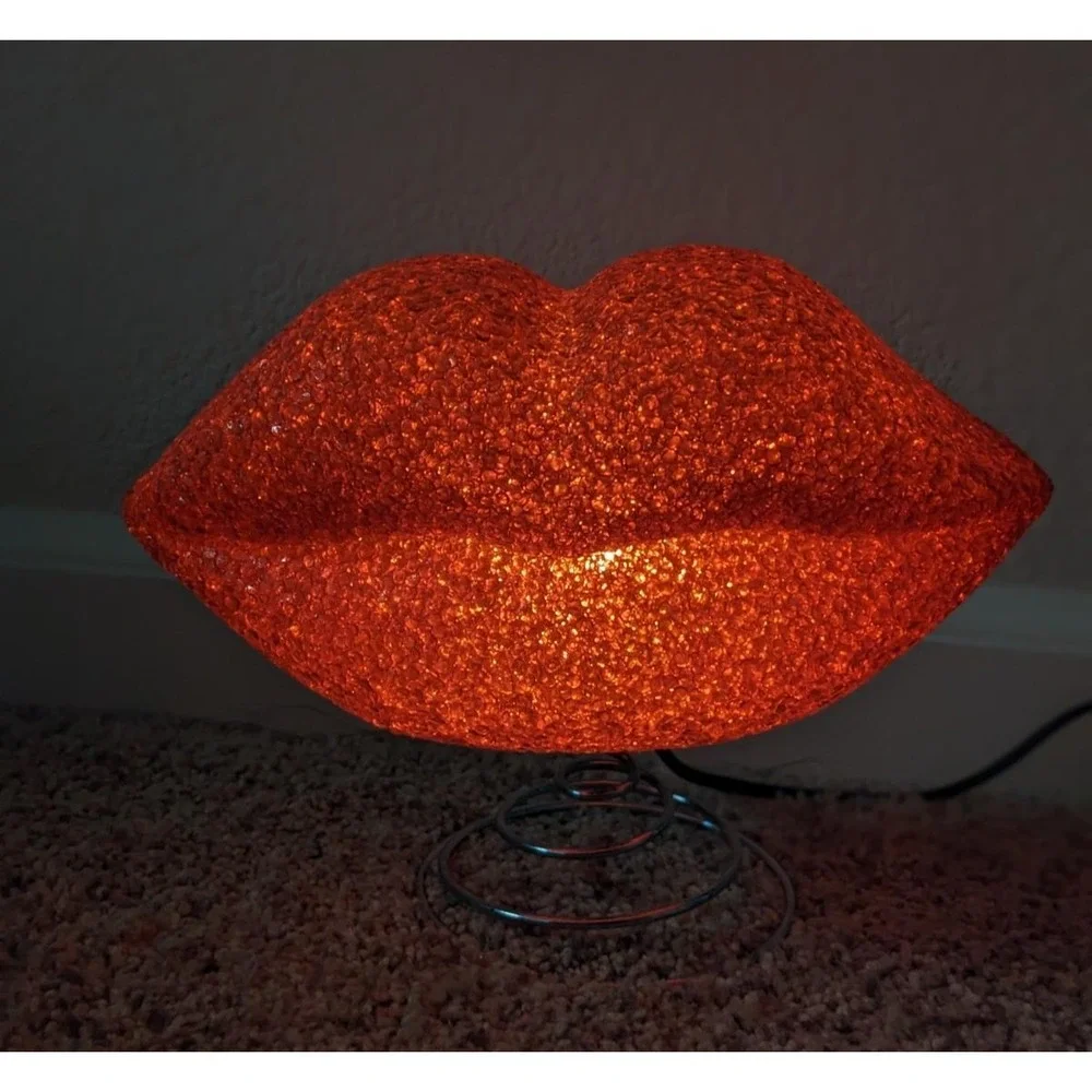 Vintage 1990's Red Lips Melted Plastic Popcorn Lamp Accent Light Pop Art Novelty